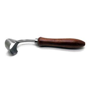 Instrumento de acero veterinario ligero, cuchillo para pezuña para el cuidado de los caballos, cuchillo para pezuña con mango de madera de acero inoxidable - Product Image 5