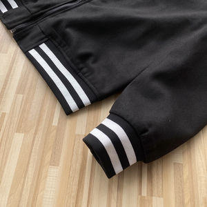 Chaqueta de béisbol de mezcla de lana unisex con logotipo personalizado cuello levantado características de la temporada de invierno a prueba de viento ecológico - Product Image 5