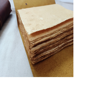 Fait sur mesure 125 GSM Old Look Deckle Edged Cotton Rag Papiers faits à la main enduits simple face pour les fabricants de revues et les classeurs de livres - Product Image 1