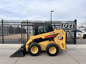 Chargeuse compacte sur roues CAT 236D3 durable, capacité de charge nominale de 200 tonnes, moteur Caterpillar, roulement Moog, pompe à moteur, contrôle facile - Product Image 2