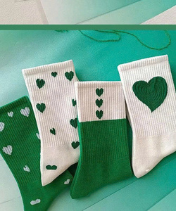 Calcetines de Algodón Suave Green Heart, Estilo Urbano, Lindo Patrón de Amor, Tendencia Diaria, Listos para Regalar, Calcetines de Punto de Alta Calidad - Product Image 4