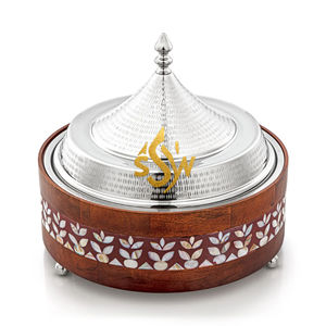 Plat de service alimentaire avec calligraphie arabe, couvercle argenté, design martelé, pot en bois, chauffe-plat rond de luxe - Product Image 3