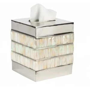 Caja de pañuelos de diseño rojo de estilo tradicional para decoración de mesa de comedor y oficina en casa con aspecto elegante y uso funcional diario - Product Image 4