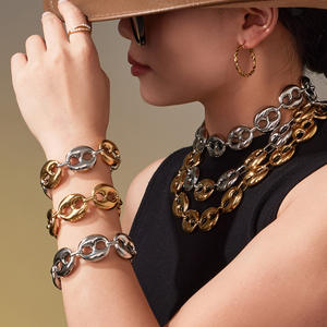 قلادة مطلية بالذهب على شكل حبة قهوة مع سوار مطابق، هدية مخصصة لعشاق القهوة - Product Image 3