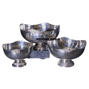 Ensemble de trois bols à chocolat, design personnalisé, bol à bonbons fait à la main, plaqué nickel, bol à chocolat décoratif fantaisie - Product Image 1