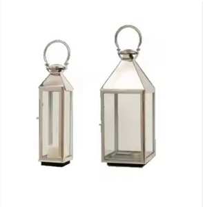 Ensemble élégant de 2 lanternes de Noël en métal plaqué argent, de haute qualité, avec base magnifique, look très recherché - Product Image 1