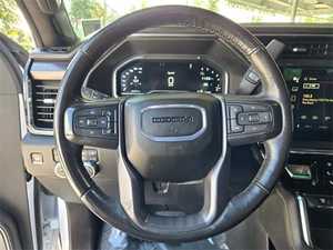 USADO 2024 Sierra 3500HD Denali Ultimate Crew Cab 4WD Diésel Automático R20 Interior de Cuero Oscuro Volante a la Izquierda Techo Solar - Product Image 4