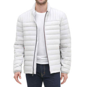 Chaqueta acolchada personalizada para hombre con exterior brillante y relleno de plumón, hecha como una chaqueta de plumón de lujo que se puede guardar, para chaquetas de hombre al por menor. - Product Image 2