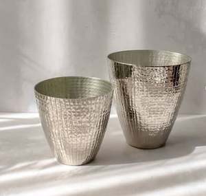 Vases décoratifs élégants en métal plaqué or faits à la main pour la maison pour les coins latéraux ou les fleurs de chambre à coucher de table centrale - Product Image 6