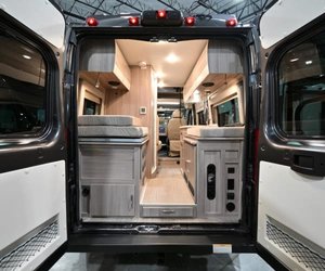 MINT Classe B 2023 Thor Motor Coach SCOPE 18A POP | Camping-car | Caravane | Remorque de voyage | VR - Product Image 2