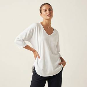 T-shirt ample et respirant à col en V uni avec manches 3/4 et ourlet arrondi 95% coton - Product Image 1