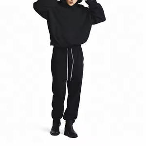 Nouveaux sweats à capuche de couleur unie épaissie pour hommes et femmes d'hiver en gros et personnalisés sweats à capuche de style de rue - Product Image 1