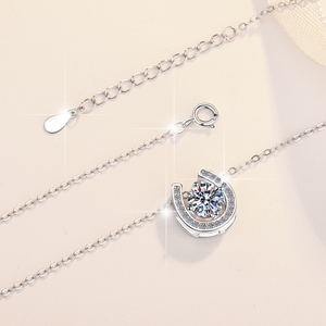 Collier en argent sterling 925 plaqué argent de style européen américain pour femmes, avec un fermoir en forme de fer à cheval en U et un moissanite - Product Image 3