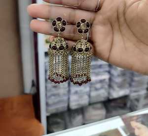 Boucles d'oreilles indiennes plaquées or antique Chand Bali, vente chaude, style ethnique, bijoux en zircon, alliage, perles, accessoires pour mariages - Product Image 3