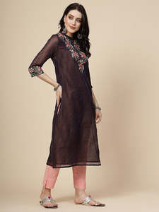 Kurta longue à manches droites en polyester brodé marron pour femme, style décontracté, avec pantalon assorti – Design attrayant et tendance - Product Image 4