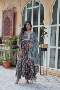 El mejor Kurti de algodón puro indio con Dupatta Mujeres Trajes indios y pakistaníes con Dupatta para niñas Trajes de fiesta disponibles - Product Image 4