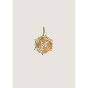Pendentif en forme de pièce de monnaie côtelé Jordyn, élégant, avec diamants, pendentifs et breloques en diamant - Product Image 1