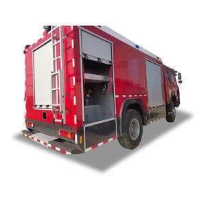 <span class=keywords><strong>Camion</strong></span> de pompiers en mousse Sinotruk 8CBM 4x2 300PS <span class=keywords><strong>Camion</strong></span> de lutte contre l'incendie certifié CE à double cabine - Product Image 4