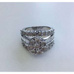 Women's Round Diamond Engagement Ring Cluster Flower Shape - Product Image 3