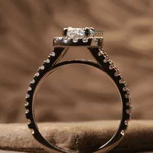 แหวนหมั้นเพชรทรงยาวรูปทรงคุชชั่นคัทจาก RITZIN ประดับเพชรรอบเพชรแบบ Halo ดีไซน์ก้านแหวนแบบแยกส่วน สีโรสโกลด์ สำหรับผู้หญิง - Product Image 6