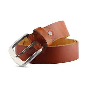 Cinturón de cuero marrón tostado con hebilla plateada clásica y acabado liso para uso diario y formal - Product Image 1