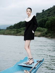 ชุดเดรสสตรีคอกลมแขนยาวคุณภาพดีในสต็อกสีดํา QUINN ชุดมินิเรยอนสแปนเด็กซ์ผ้าทอสีขาวมดเวียดนาม - Product Image 3