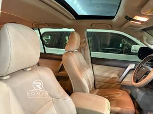 Toyota Land Cruiser Prado TXL 4.0L V6 Automatique 4x4 SUV Spécifications GCC 2020 - Product Image 4