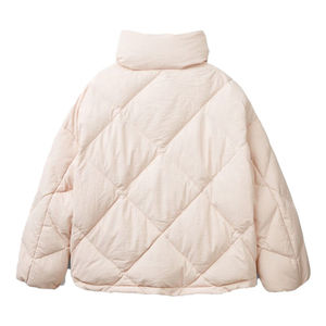 Blouson matelassé à capuche respirant 2025 Qualité supérieure Nouveau design OEM Vente chaude Blouson d'hiver personnalisé pour femmes - Product Image 3