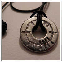 Collier Viking Amour Éternel, Pendentifs Runes Viking Anciens Forgés à la Main, Style Unique en Acier Martelé