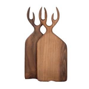 Tabla de cortar y cortar alargada de madera hecha a mano con bandeja de grano natural única y mango colgante - Product Image 6