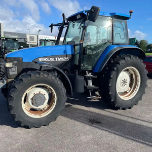 2001 New Hollandd TM125 Range Command 9,213 heures 420/70R28 pneus avant 520/70R38 pneus arrière Suspension cabine - Product Image 1