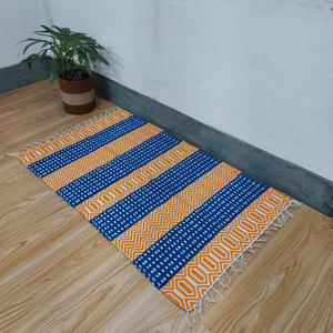 Tapis en jute rayé d'inspiration bohème, conçu pour la décoration du salon, de la chambre à coucher et pour un style de maison écologique et confortable au quotidien - Product Image 2