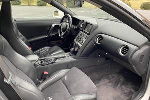 Nissan GT-R 2010 USADO, Volante a la Izquierda/Derecha - Product Image 2