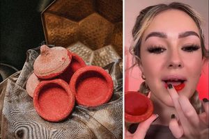 Poudre de rouge à lèvres mate naturelle et biologique longue tenue, pigment rouge, maquillage végétal tendance avec extrait de coquelicot et de grenade - Product Image 5