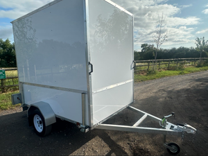 Remorque de bureau de qualité supérieure 8 pieds x 5 pieds avec fenêtre latérale, porte et doubles portes arrière en blanc - Product Image 3