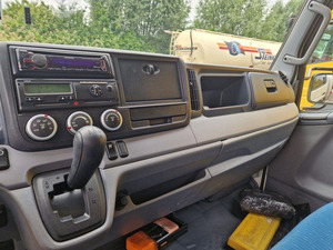 Camion léger d'occasion de bonne qualité, MITSU BISHI FUSO CANTER 70C18 Diesel Manuel 4x2 de 2013, en bon état, idéal pour les déménagements. - Product Image 6