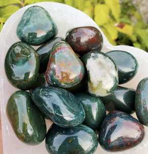 Vente chaude pierre de sang naturelle pierres dégringolées fournisseur pierre précieuse Agate Feng Shui gravure sculpté Europe amour Art et collection - Product Image 2