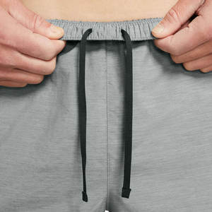 Shorts de basket-ball personnalisés pour hommes, shorts de sport de course à pied à la mode, vêtements de sport de couleur unie à motif uni - Product Image 3