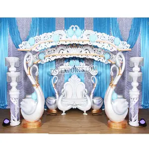 Mandap de cisne elegante para casamentos com tema exclusivo, Mandap de casamento de Sri Lanka, Mandap de cisne com tema branco, Mandap de cerimônia de casamento