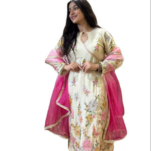 Traje Salwar Tradicional de Estilo Indio del Sur para Fiestas y Funciones POOJA, en Tela de Lino y Seda Pura, con Cuello Redondo, Reversible - Product Image 1