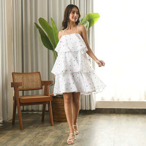 Robe d'été de style bohème occidental sans manches longueur genou avec volants motifs imprimés en tissu tissé à la main pour une tenue de fête - Product Image 2
