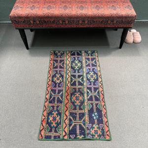 Alfombra Vintage, Alfombra Pequeña de 1.8x3.3 pies, Alfombra de Lana Azul y Roja - Product Image 1