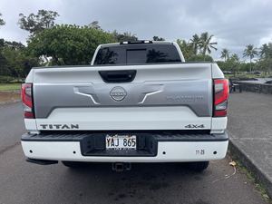 CLEAN USADO 2024 Nissan Titan Platinum Reserve Crew Cab 4WD - Product Image 4