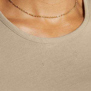 Nouveau style Haut court à faible taux pour femmes Haut court de qualité supérieure avec logo personnalisé Haut court pour femmes Vente en gros Haut respirant - Product Image 4