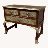 Meuble de chevet console à trois tiroirs en bois de sheesham rustique vintage antique, fabricant de meubles pour la maison en Inde