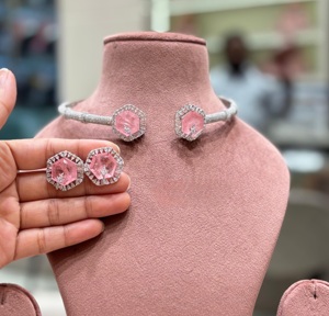 ชุดสร้อยคอหินเพทายเม็ดสีเงินดูมีระดับพร้อมต่างหูคอลเลกชันสวมใส่ในงานแต่งงานสำหรับผู้หญิง - Product Image 4