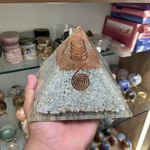 Pyramide en amazonite artisanale de grande taille, spirale en cuivre, énergie orgonique, Feng Shui, vibrations positives, décoration spirituelle bleu ciel - Product Image 5