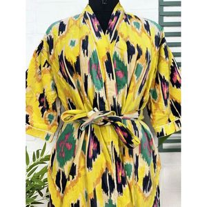 เสื้อคลุมกำมะหยี่หรูหราสำหรับทุกเพศ แบบกิโมโน ดีไซน์สวยหรู ซับในผ้าไหม ใส่ได้สองด้าน เหมาะสำหรับฤดูใบไม้ร่วงและฤดูหนาว ของขวัญสุดพิเศษ สีม่วงอมฟ้า ลายอิคัตสีเขียว - Product Image 2