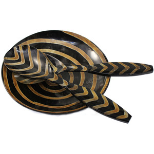 Bol en corne naturelle polie artisanale avec un design écologique et une forme organique pour servir des collations ou des salades - Product Image 3
