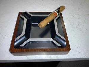 Cendrier à cigares carré en bois de manguier fait à la main à deux étages Accessoires pour fumeurs à prix réduit - Product Image 6